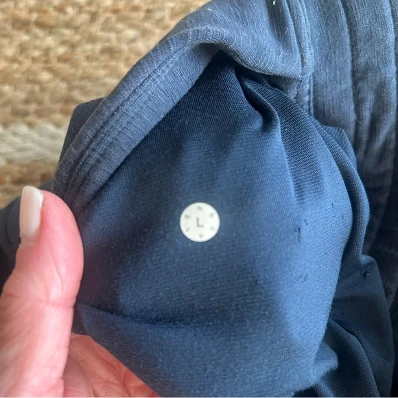 Lululemon Navy Jogger - Picture 9 of 9